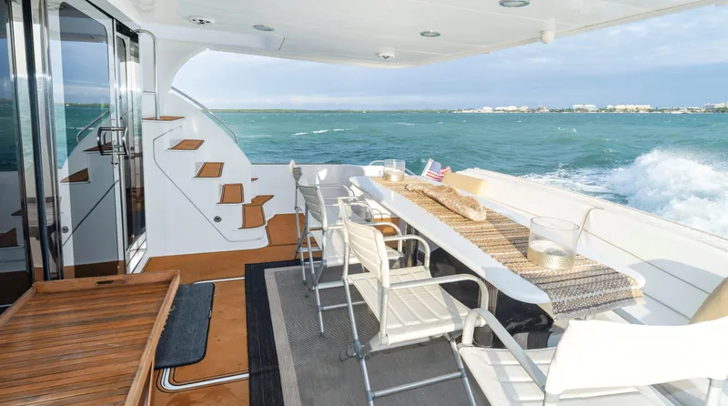 Alegria Yacht Photos Pics Hatteras 64 Motor Yacht 2007