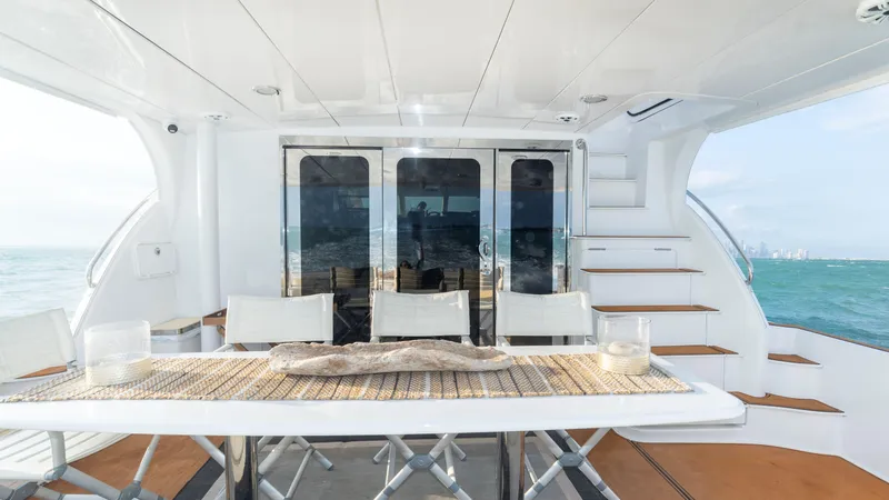 Alegria Yacht Photos Pics Hatteras 64 Motor Yacht 2007