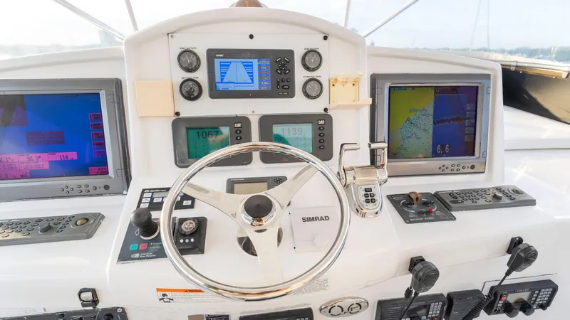 Alegria Yacht Photos Pics Hatteras 64 Motor Yacht 2007