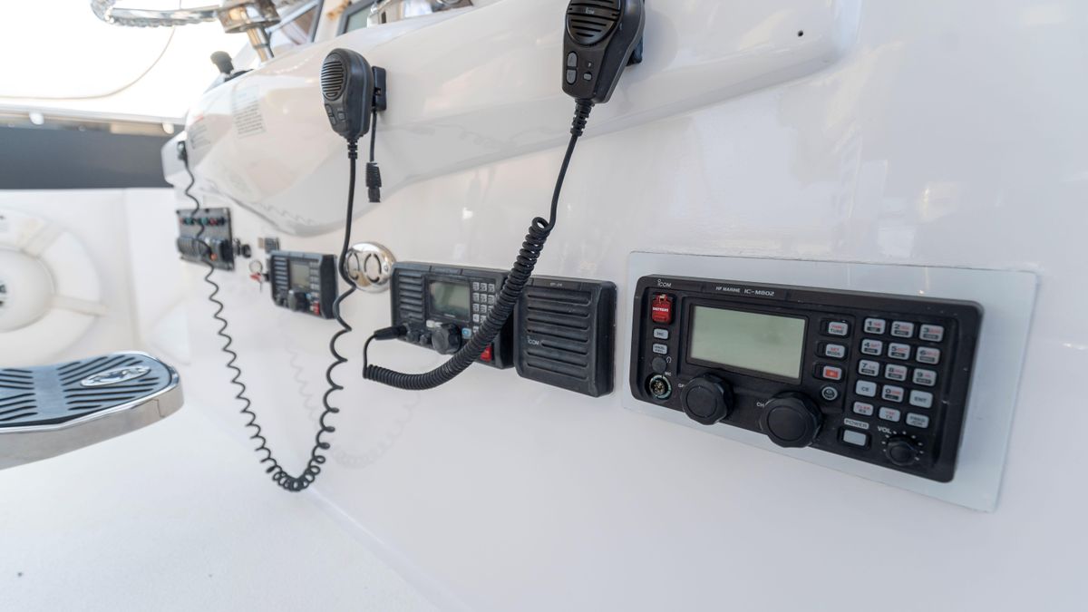 2007 Hatteras 64 