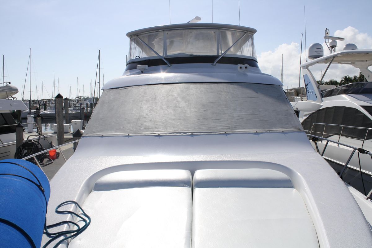 2007 Hatteras 64 