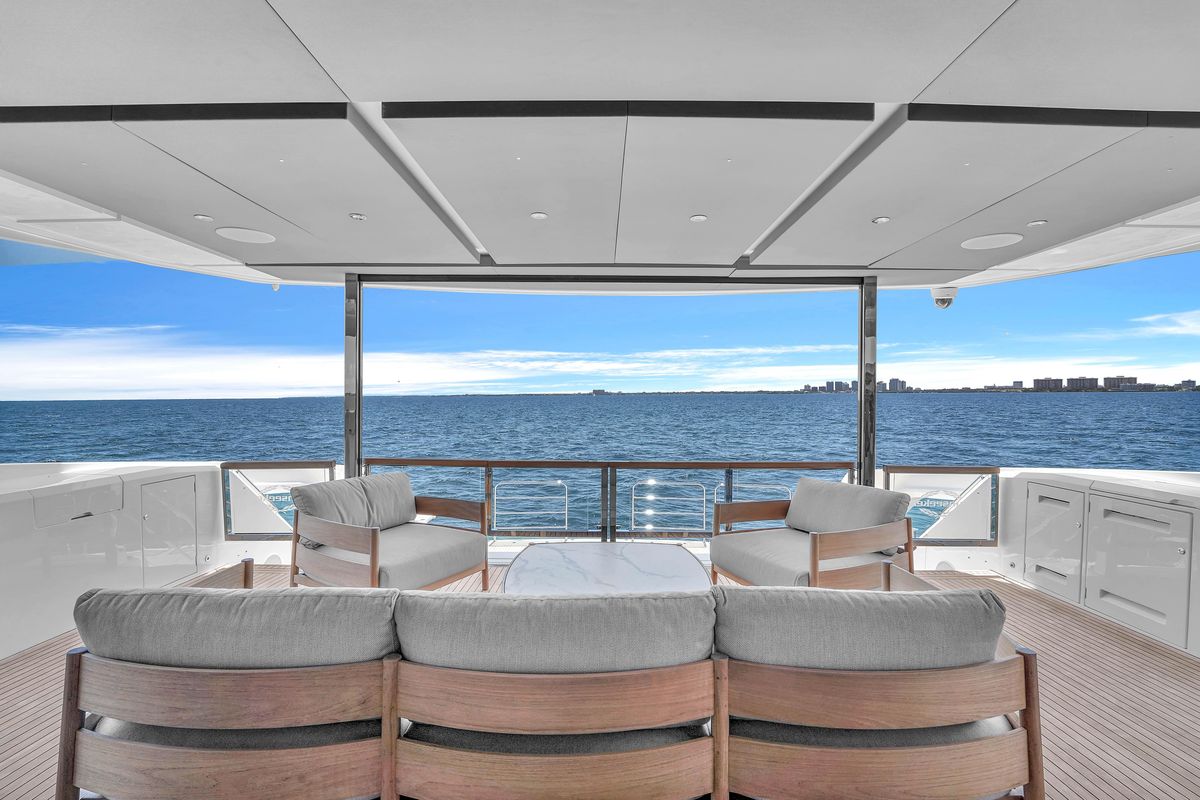 2024 Sunseeker 88 