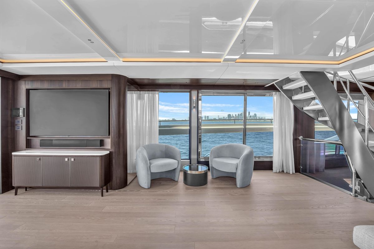2024 Sunseeker 88 