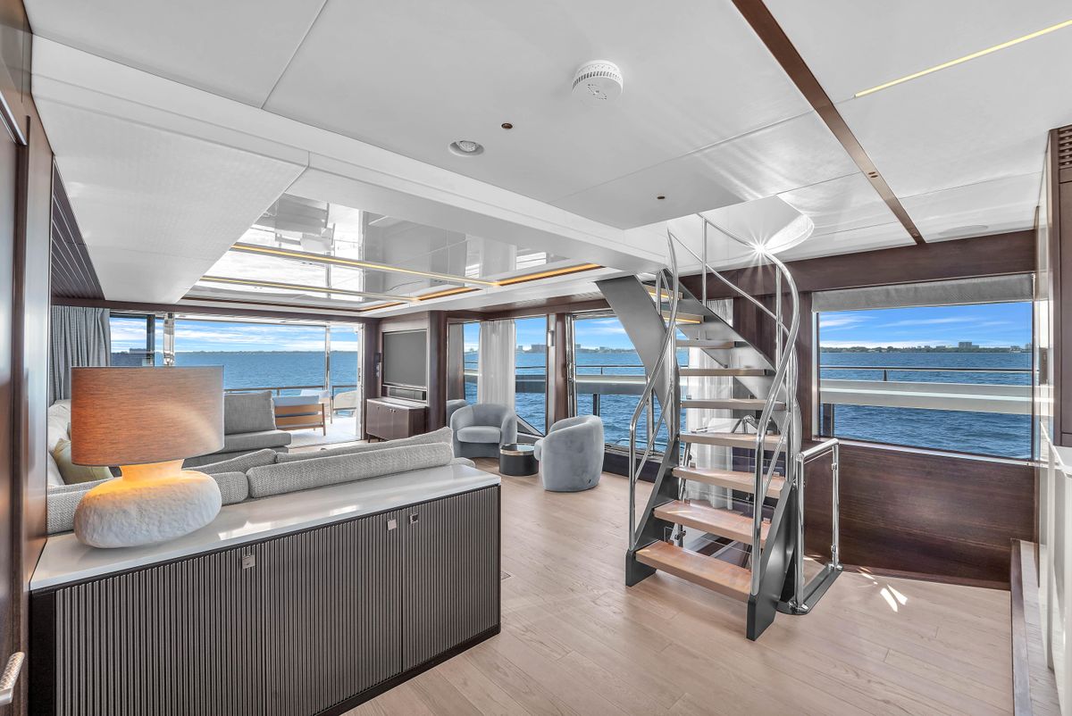 2024 Sunseeker 88 
