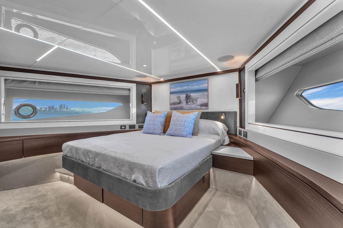 2024 Sunseeker 88 