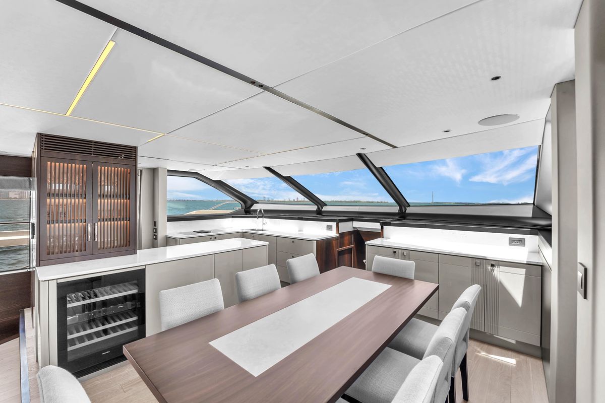 2024 Sunseeker 88 