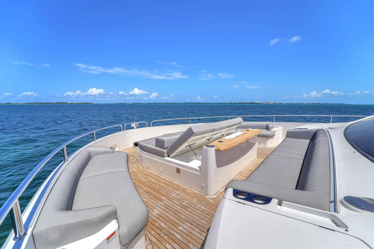 2024 Sunseeker 88 