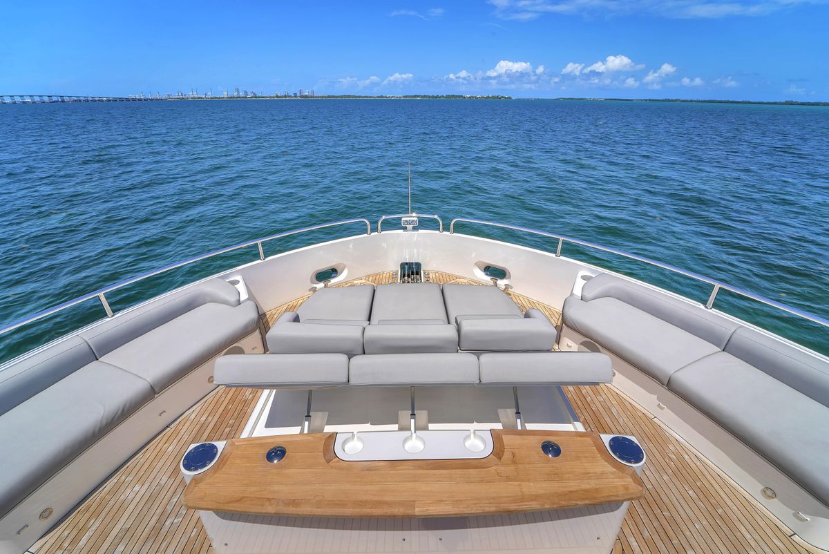 2024 Sunseeker 88 