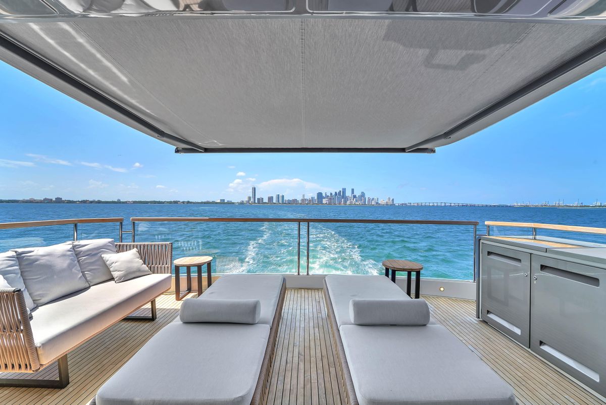 2024 Sunseeker 88 