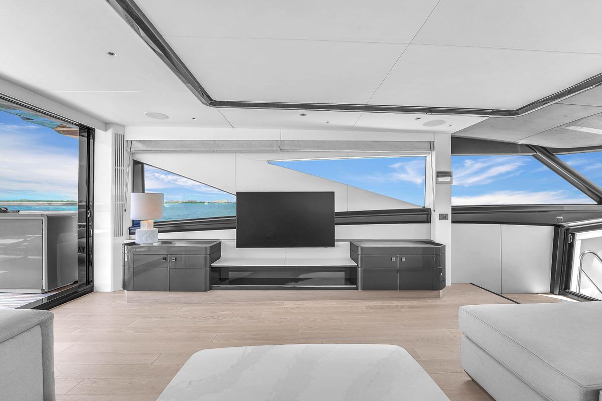 2024 Sunseeker 88 
