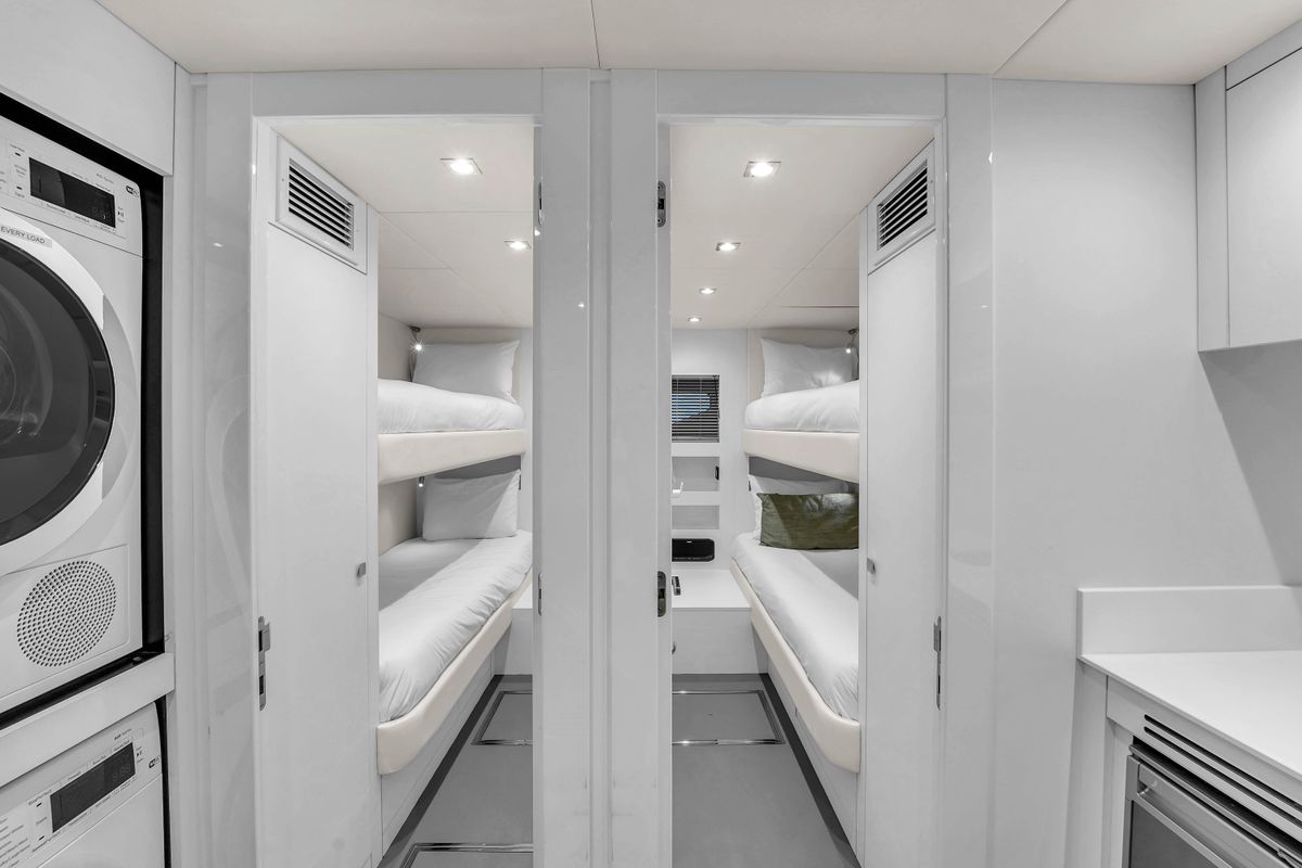 2024 Sunseeker 88 