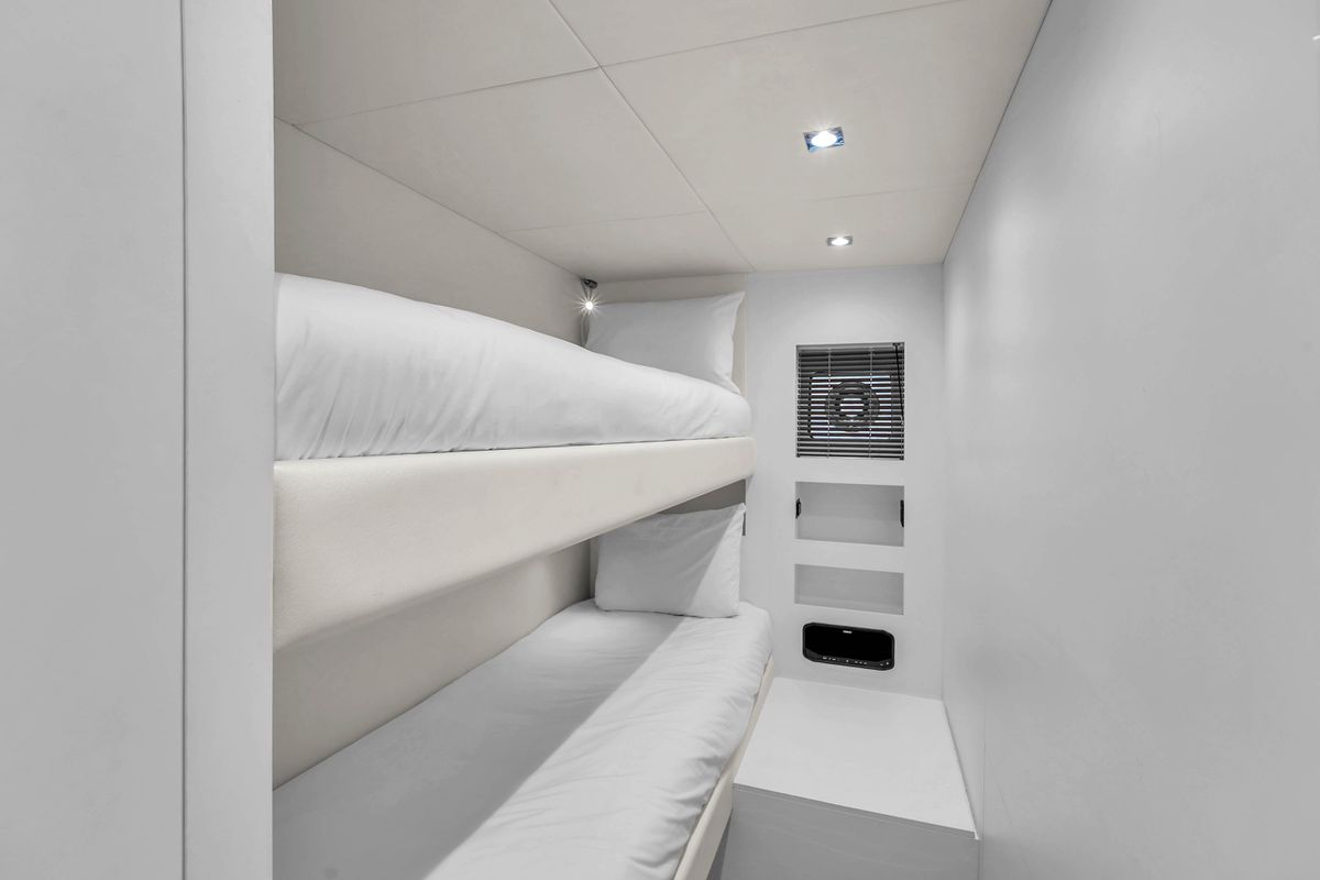 2024 Sunseeker 88 