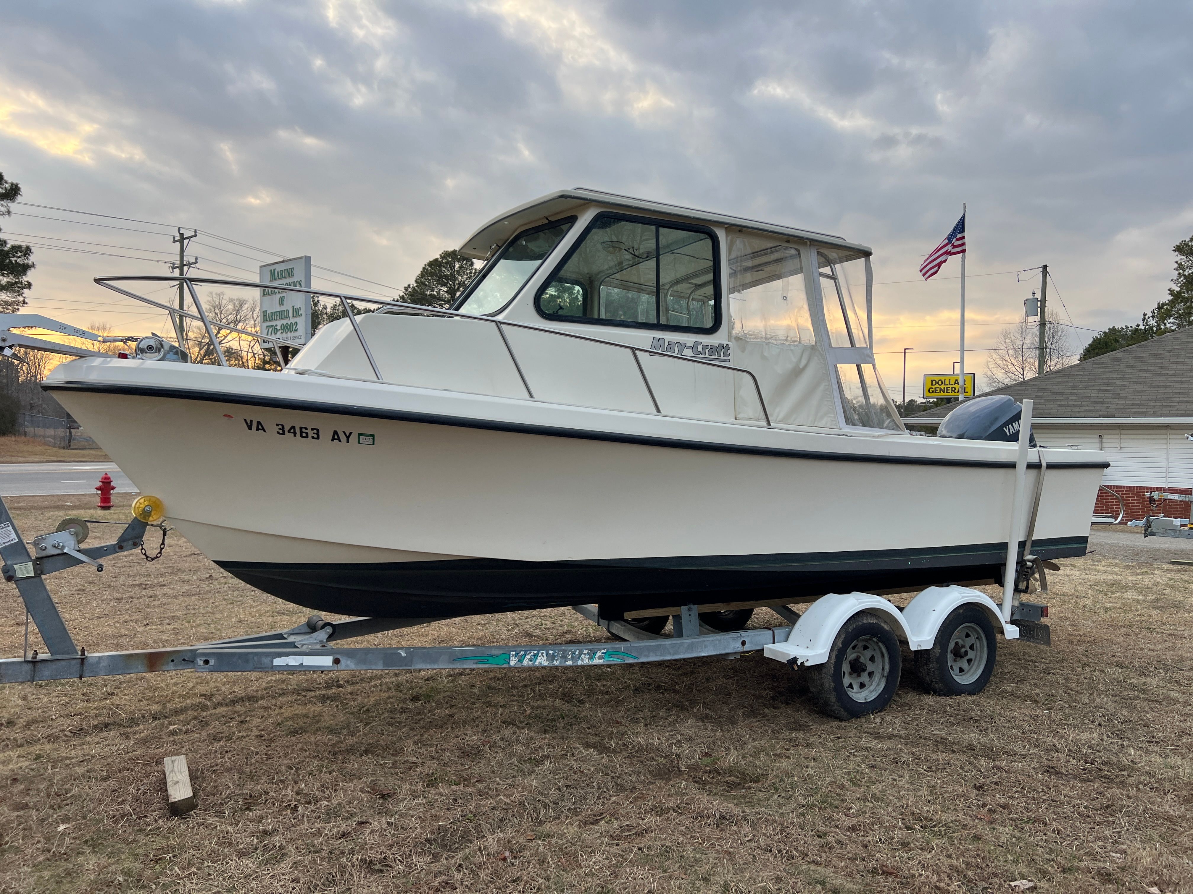 May-Craft 2300 Pilot