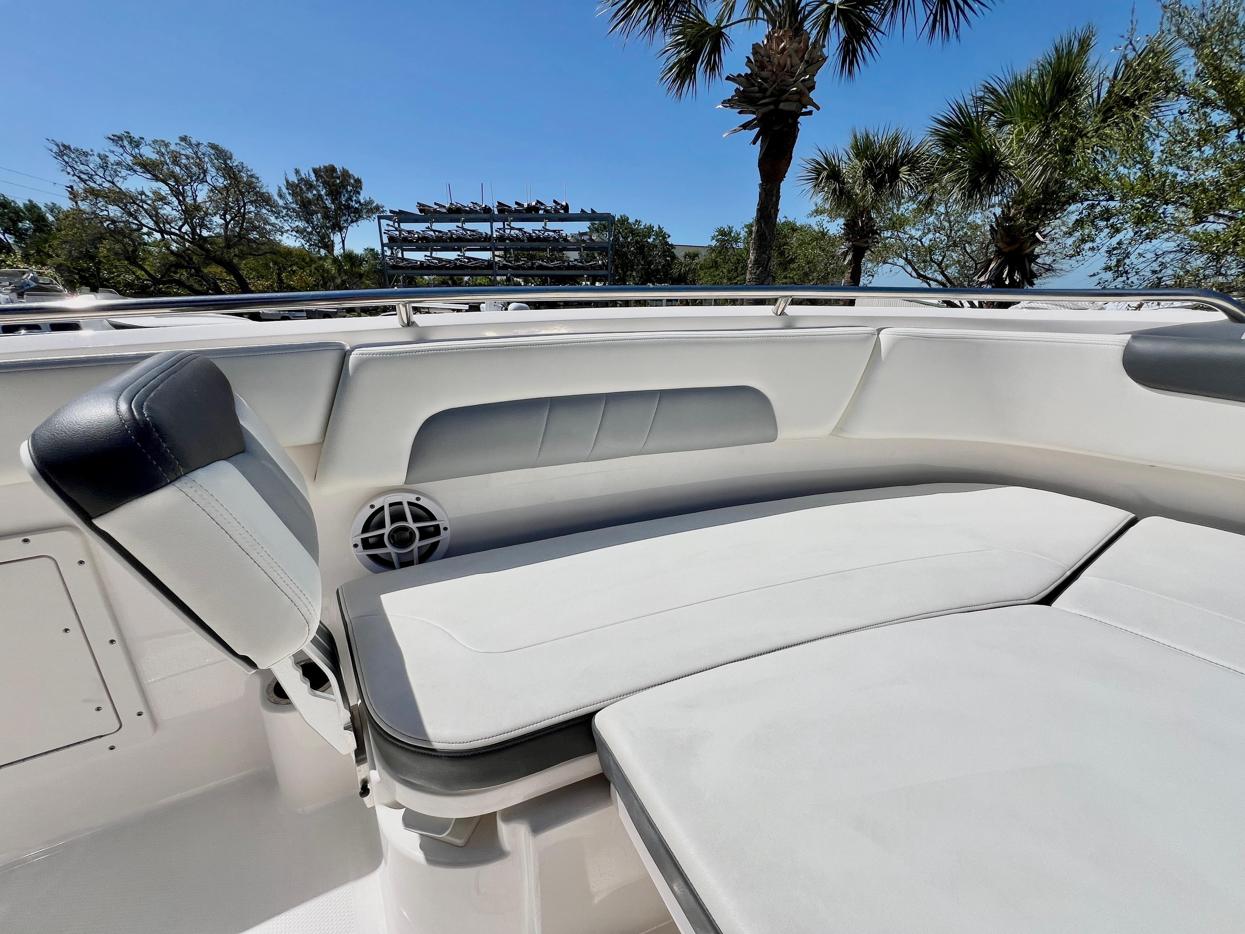 2022 Robalo R242 Center Console for sale - YachtWorld