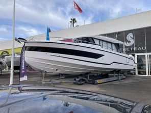 2023 Wellcraft 355