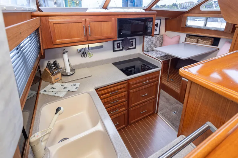 Tollypop Yacht Photos Pics 