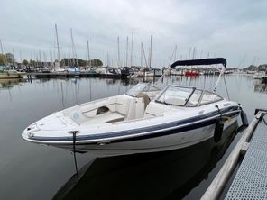 2007 Four Winns 220 Horizon
