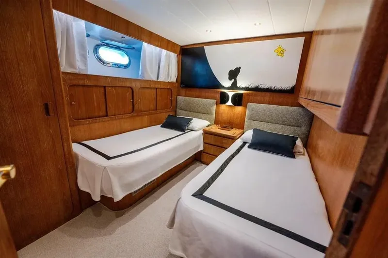  Yacht Photos Pics 1996-custom-cantieri-navali-di-lavagna-admiral-28-power-9529034-20240902051349758-1_XLARGE.jpg