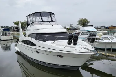 Carver 42 Mariner