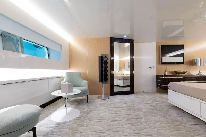 Night Fury 1 Yacht Photos Pics 