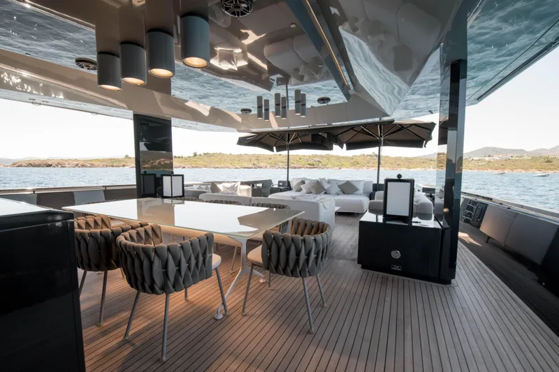 Night Fury 1 Yacht Photos Pics 