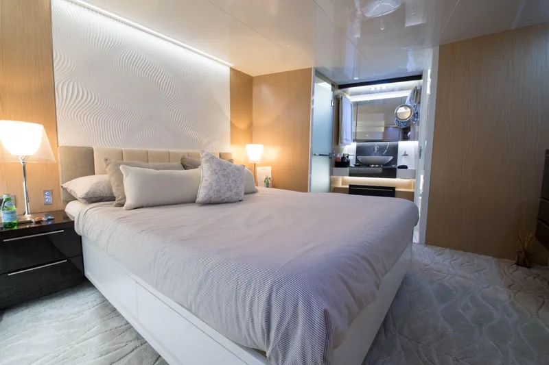 Night Fury 1 Yacht Photos Pics 