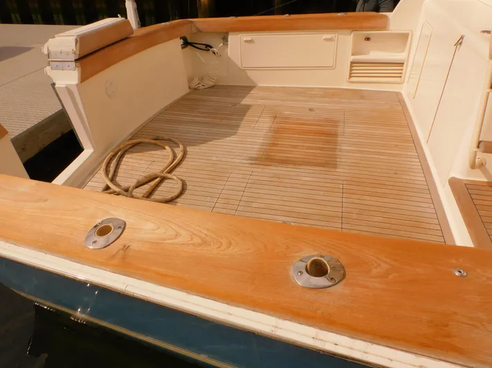 Falcon Yacht Photos Pics 