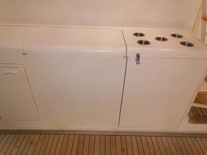 Falcon Yacht Photos Pics 