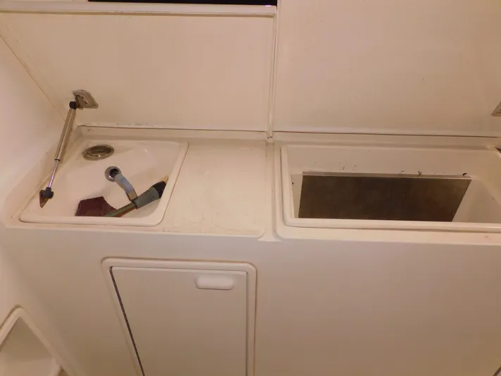 Falcon Yacht Photos Pics 