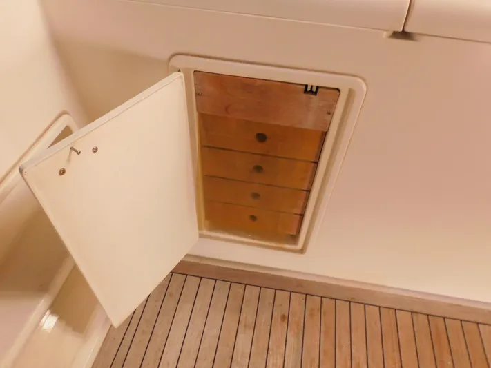 Falcon Yacht Photos Pics 