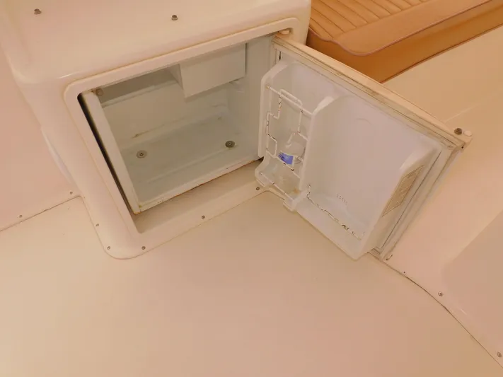 Falcon Yacht Photos Pics 