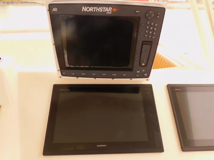 Falcon Yacht Photos Pics 