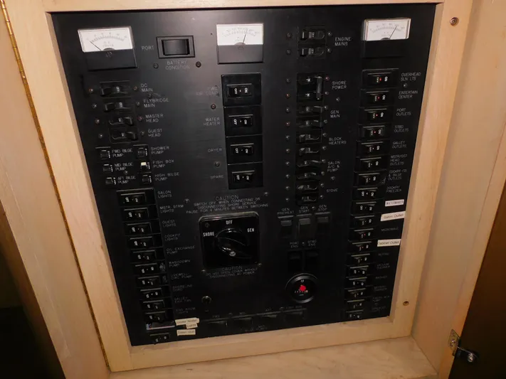 Falcon Yacht Photos Pics 