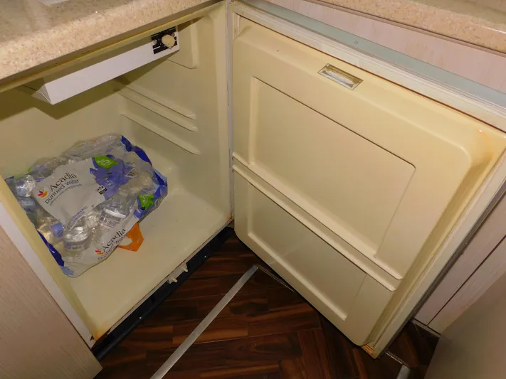 Falcon Yacht Photos Pics 