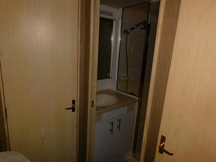 Falcon Yacht Photos Pics 