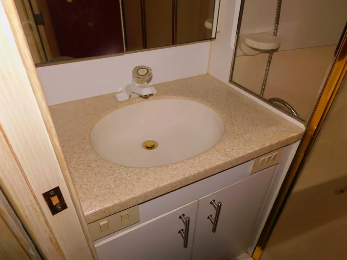 Falcon Yacht Photos Pics 