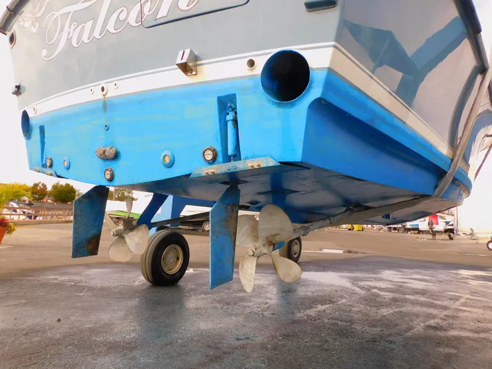 Falcon Yacht Photos Pics 