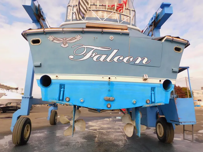 Falcon Yacht Photos Pics 