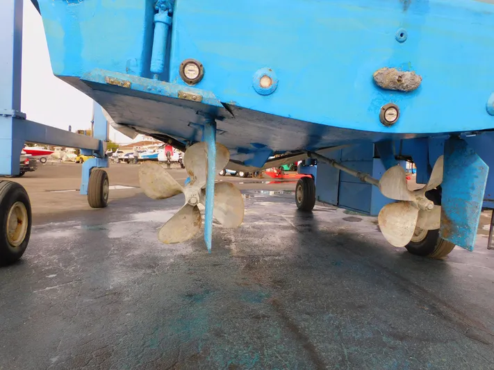 Falcon Yacht Photos Pics 