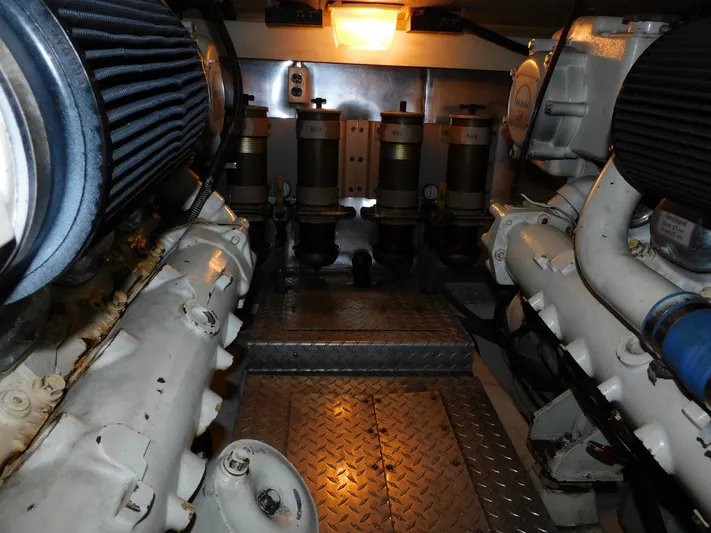 Falcon Yacht Photos Pics 