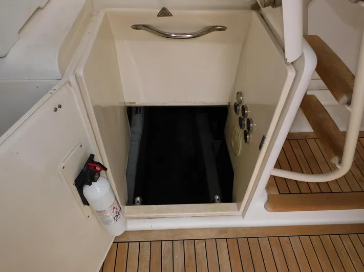 Falcon Yacht Photos Pics 