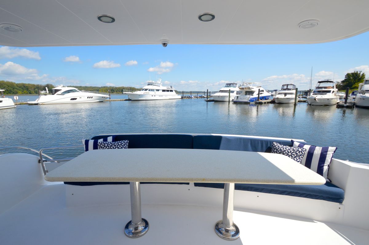2006 Hatteras 64 