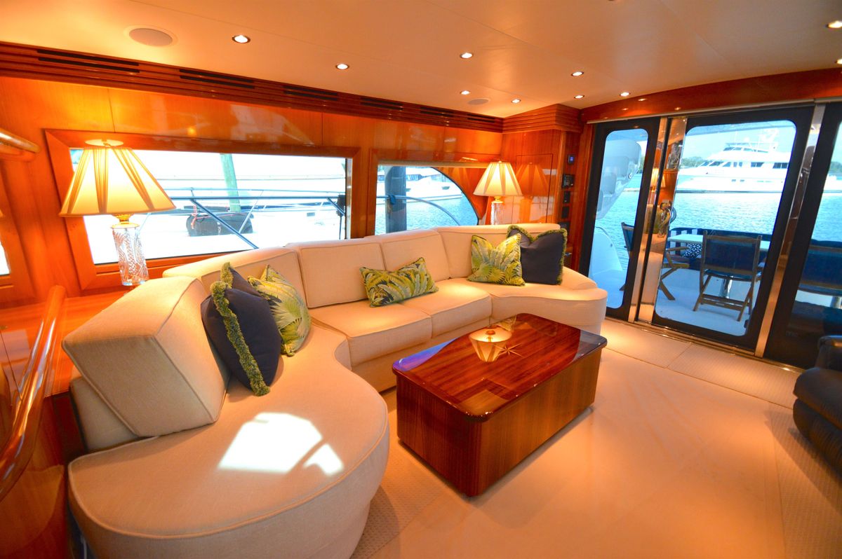 2006 Hatteras 64 