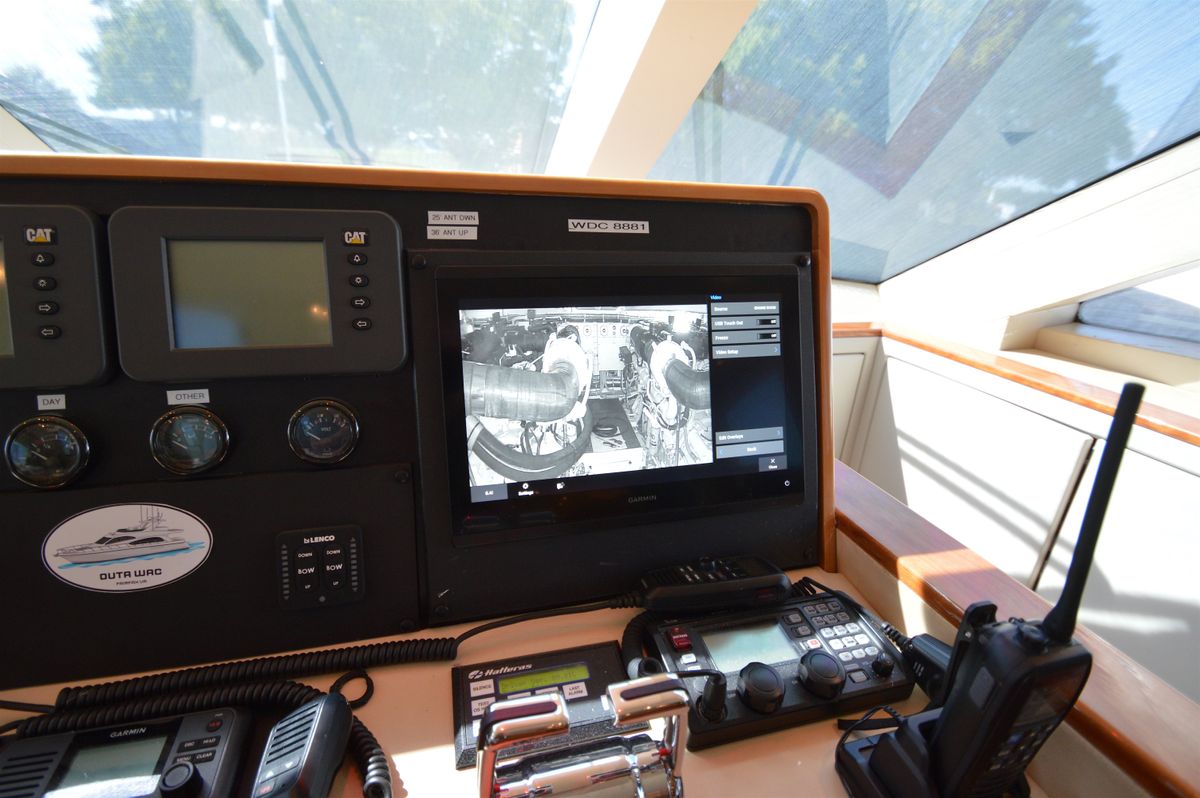 2006 Hatteras 64 