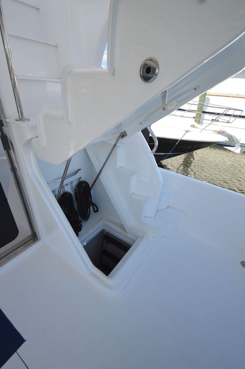 2006 Hatteras 64 
