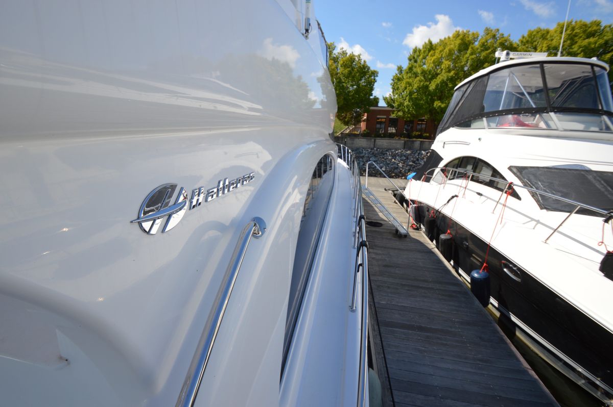 2006 Hatteras 64 
