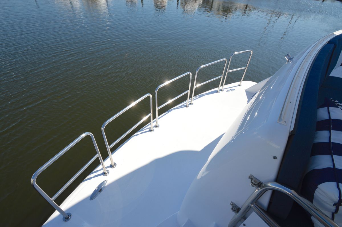 2006 Hatteras 64 