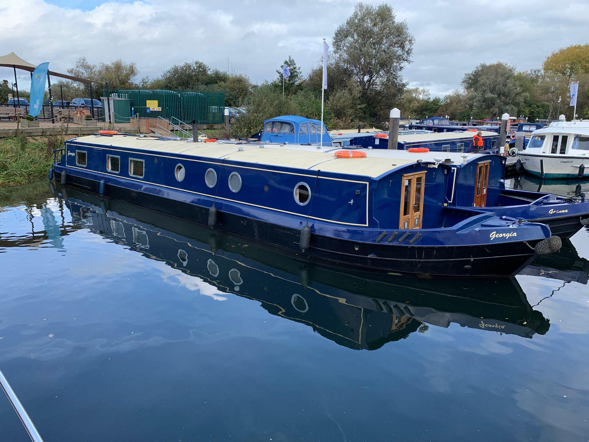 2017 Wide Beam Narrowboat Metrofloat  Emperor 62 x 12