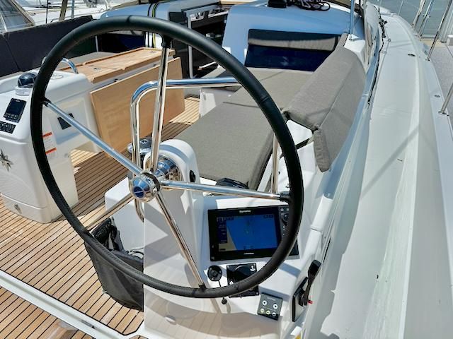 2023 Jeanneau 49 
