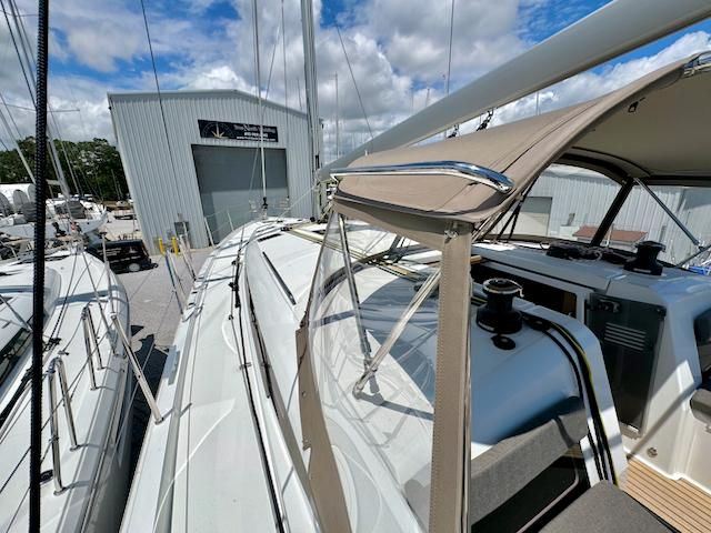 2023 Jeanneau 49 